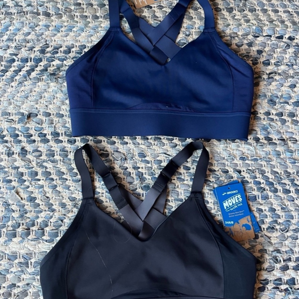 Lot of 2 Brooks Sportbras fit size 34AB
